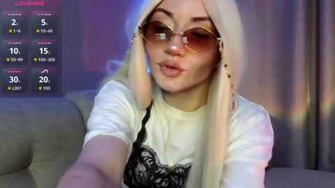 Anny Simpson online show from August 1, 8:30 pm