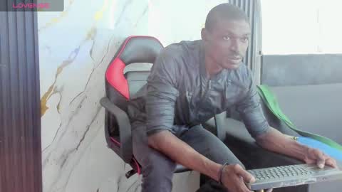 Snapshot of terranze_z chatting on October 12, 7:02 pm terranze_z online show from October 12, 7:02 pm