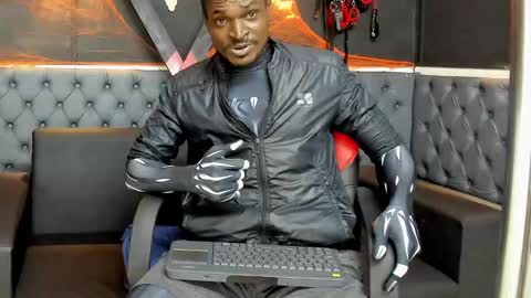 Snapshot of terranze_z chatting on October 29, 6:48 am terranze_z online show from October 29, 6:48 am