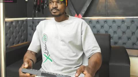 Snapshot of terranze_z chatting on November 23, 7:57 pm terranze_z online show from November 23, 7:57 pm