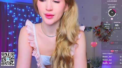 Snapshot of tesalune chatting on December 23, 2:13 am Tessa online show from December 23, 2:13 am