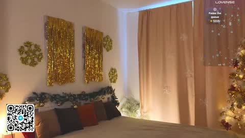 Snapshot of tesalune chatting on December 30, 5:48 am Tessa online show from December 30, 5:48 am