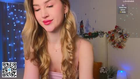 Snapshot of tesalune chatting on January 10, 2:14 am Tessa online show from January 10, 2:14 am