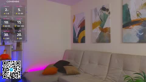 Snapshot of tesalune chatting on January 30, 5:19 am Tessa online show from January 30, 5:19 am