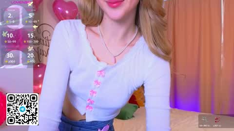 Snapshot of tesalune chatting on February 14, 5:30 am Tessa online show from February 14, 5:30 am