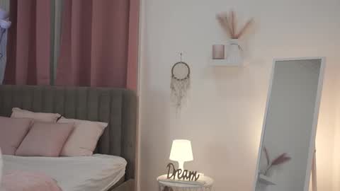 Snapshot of tessa_quin chatting on December 21, 2:13 pm Tessa online show from December 21, 2:13 pm