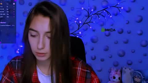 Snapshot of tessa_tea chatting on December 18, 10:54 am tessa_tea online show from December 18, 10:54 am