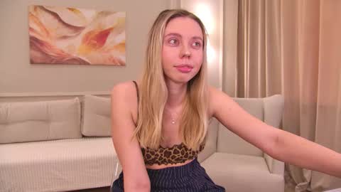 tessaadorablee online show from March 10, 2:22 pm