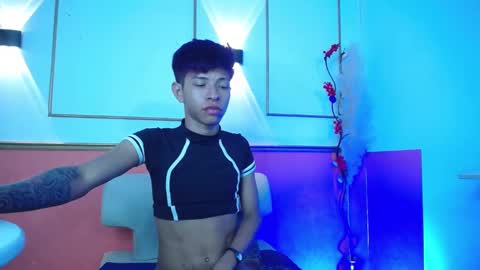 Snapshot of tessachains chatting on November 11, 2:33 am tessachains online show from November 11, 2:33 am