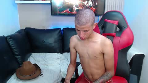 Snapshot of tessachains chatting on November 17, 2:34 pm tessachains online show from November 17, 2:34 pm