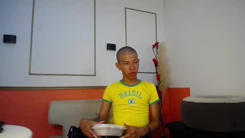 Snapshot of tessachains chatting on November 19, 3:39 am tessachains online show from November 19, 3:39 am