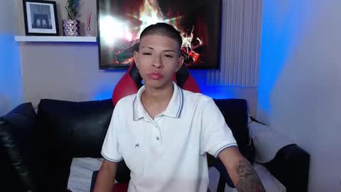 Snapshot of tessachains chatting on December 1, 3:33 am tessachains online show from December 1, 3:33 am