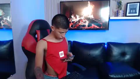 Snapshot of tessachains chatting on December 14, 4:34 pm tessachains online show from December 14, 4:34 pm