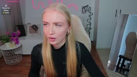 Snapshot of tessahamilton chatting on May 3, 8:53 am TessaHamilton online show from May 3, 8:53 am