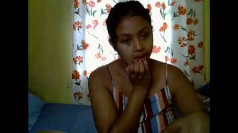 Snapshot of tessmia chatting on April 13, 7:25 am tessmia online show from April 13, 7:25 am