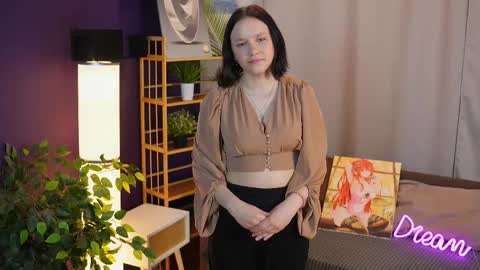 Snapshot of tesssmylie chatting on October 19, 4:29 pm Alice online show from October 19, 4:29 pm