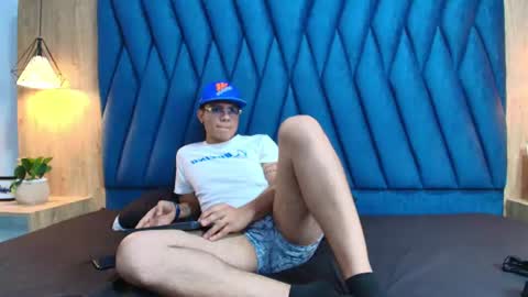 tette_valentine online show from August 1, 3:00 pm