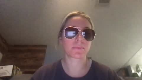 Snapshot of texas_blonde chatting on September 19, 12:34 am Daphne Summers online show from September 19, 12:34 am