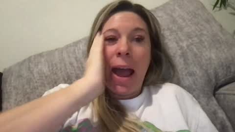 Daphne Summers online show from December 4, 5:43 pm