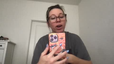 Daphne Summers online show from December 17, 5:30 pm