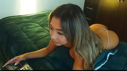 Snapshot of texas_curvykitten chatting on May 23, 9:24 am texas_curvykitten online show from May 23, 9:24 am