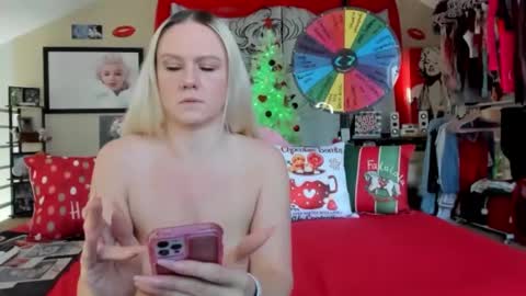 peachy online show from December 14, 8:08 pm