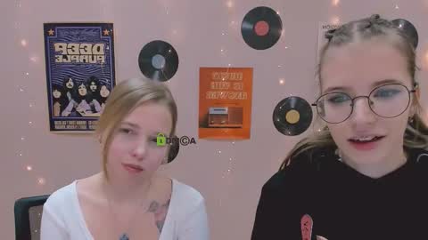 Snapshot of teya_starling chatting on December 3, 10:35 am teya_starling online show from December 3, 10:35 am