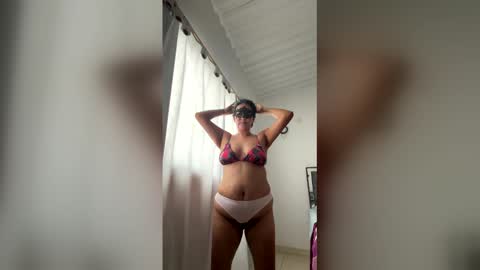 Snapshot of tezza_smith chatting on April 17, 2:42 pm tezza smith online show from April 17, 2:42 pm