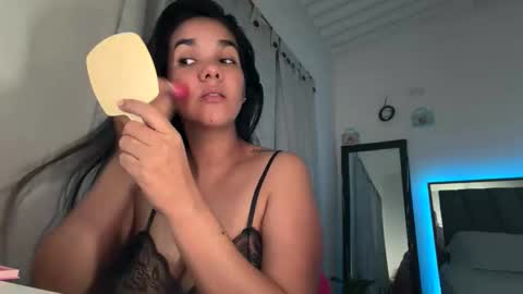 Snapshot of tezza_smith chatting on June 8, 11:49 pm tezza smith online show from June 8, 11:49 pm