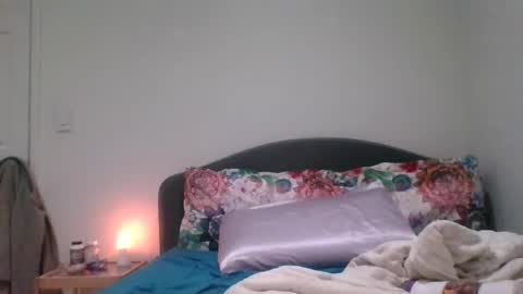 Snapshot of tfeather0532 chatting on February 1, 1:37 am Tessa online show from February 1, 1:37 am