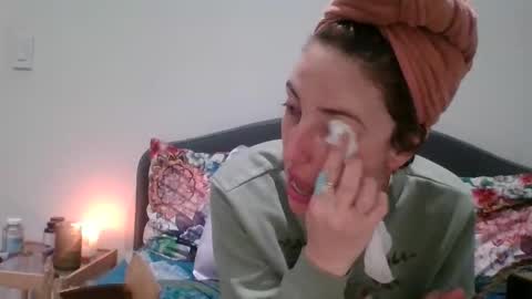 Snapshot of tfeather0532 chatting on February 3, 3:59 am Tessa online show from February 3, 3:59 am