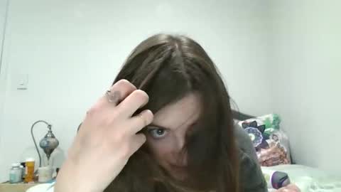 Snapshot of tfeather0532 chatting on March 4, 5:13 am Tessa online show from March 4, 5:13 am