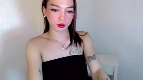 Snapshot of tgirl_jasmine1 chatting on January 6, 10:58 pm Vanessa online show from January 6, 10:58 pm