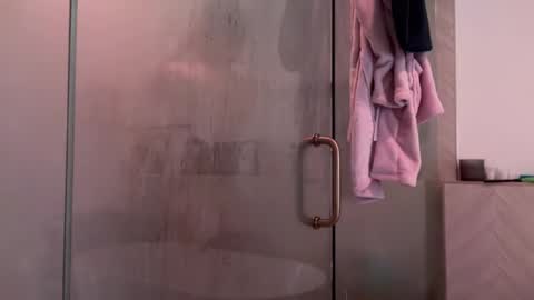 Snapshot of tgirltoesx chatting on November 27, 7:49 pm babygirlmami online show from November 27, 7:49 pm