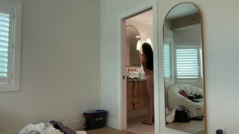 babygirlmami online show from June 18, 10:47 pm