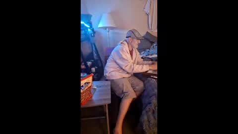 Snapshot of tgrizzthestarseed chatting on April 6, 5:52 am tgrizzthestarseed online show from April 6, 5:52 am