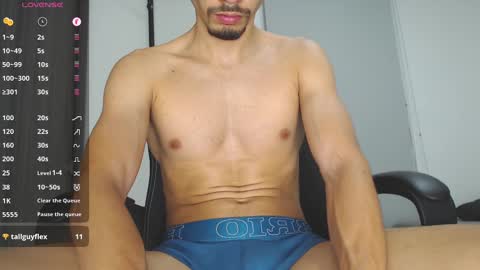 Snapshot of th_russ chatting on January 18, 1:41 am INSTAGRAM Th1rss online show from January 18, 1:41 am