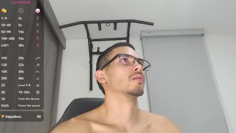 Snapshot of th_russ chatting on February 1, 2:37 am INSTAGRAM Th1rss online show from February 1, 2:37 am