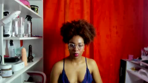 thaimy_ online show from May 14, 3:02 am