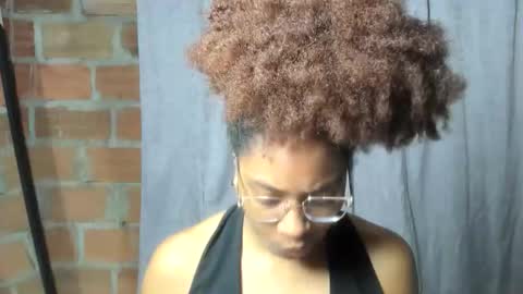 thaimy_ online show from June 1, 2:35 am