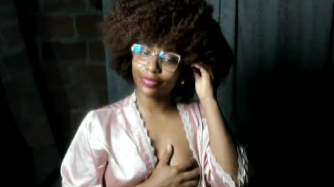 thaimy_ online show from June 20, 2:14 am