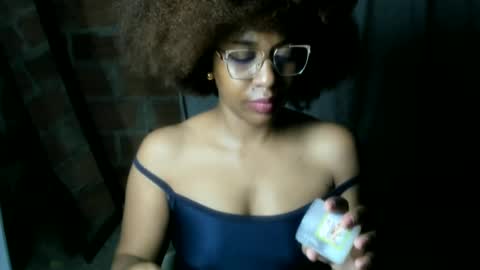 thaimy_ online show from June 30, 2:45 am