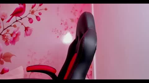 Snapshot of thais_waldrof chatting on February 24, 1:13 am Andreina online show from February 24, 1:13 am