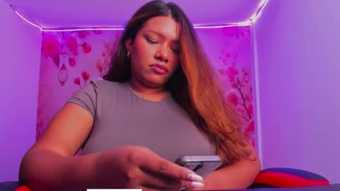 Snapshot of thais_waldrof chatting on September 12, 2:11 am Andreina online show from September 12, 2:11 am
