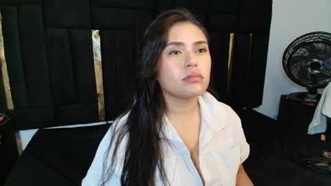 Snapshot of thaisadara24 chatting on April 1, 11:57 pm T H A I S online show from April 1, 11:57 pm
