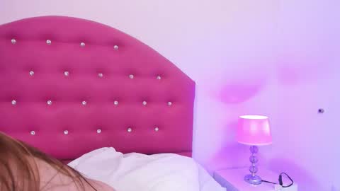 Snapshot of thalia_bae chatting on March 3, 8:48 pm Thalia online show from March 3, 8:48 pm