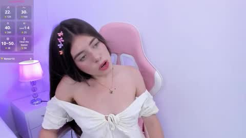 Snapshot of thalia_bae chatting on March 4, 8:37 pm Thalia online show from March 4, 8:37 pm