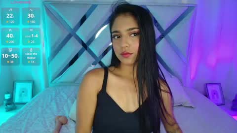 Snapshot of thalia_gomez__ chatting on June 3, 8:36 pm thalia online show from June 3, 8:36 pm