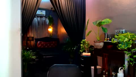 Snapshot of thalia_saint chatting on March 6, 7:03 am Thalia Saint online show from March 6, 7:03 am