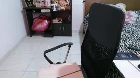 thania      sometimes in the company of Alan and Maria online show from February 27, 6:53 pm